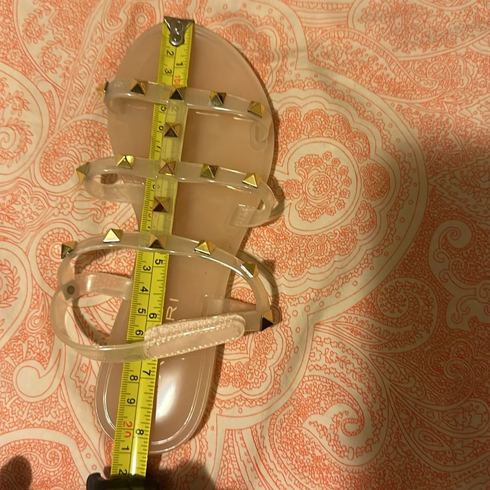 TAHARI KIDS JELLY SHOES SIZE 32